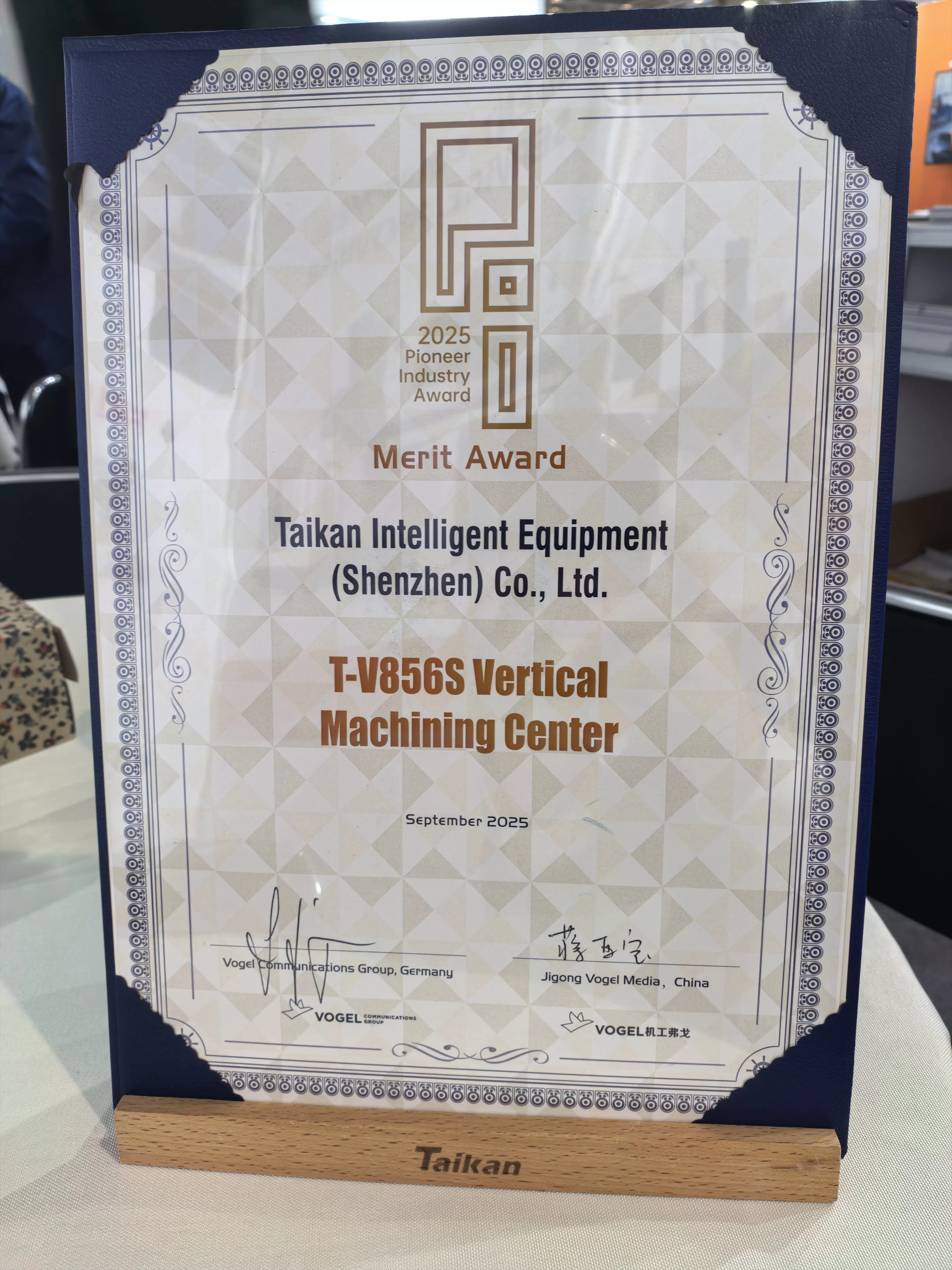 Taikan T-V856S VMC Dianugerahi Penghargaan Vogel Global Pioneer Award