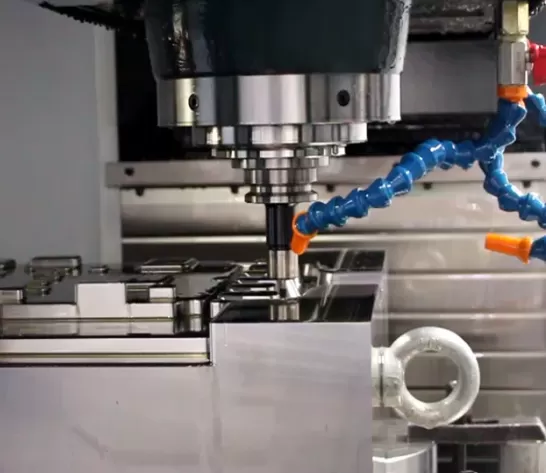 Pusat Permesinan Vertikal CNC