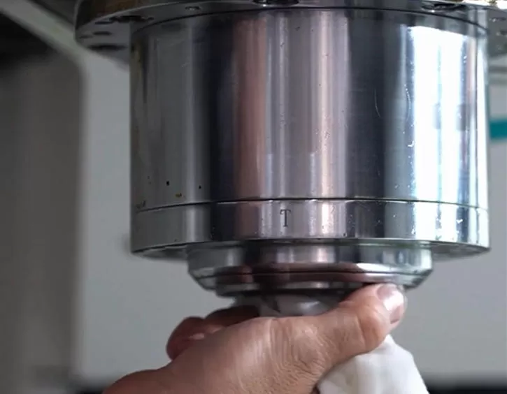Perawatan Tirus Spindel CNC