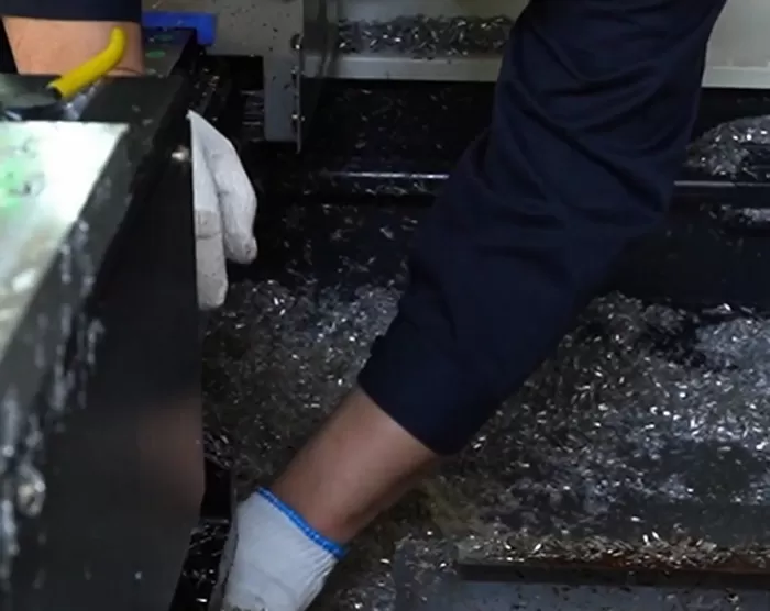 Pembersihan Komponen CNC