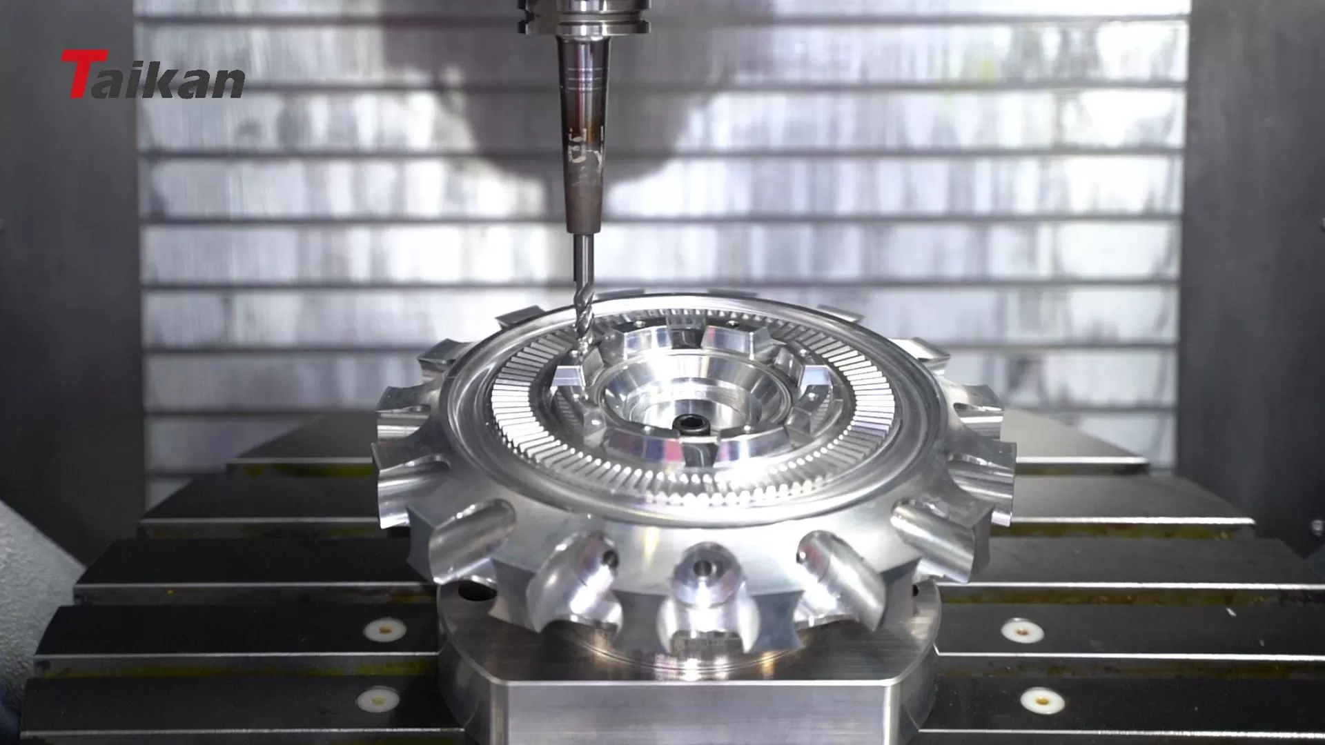 Panduan Pembelian Mesin CNC 5-Axis: Cara Memilih Solusi yang Tepat untuk Manufaktur Presisi