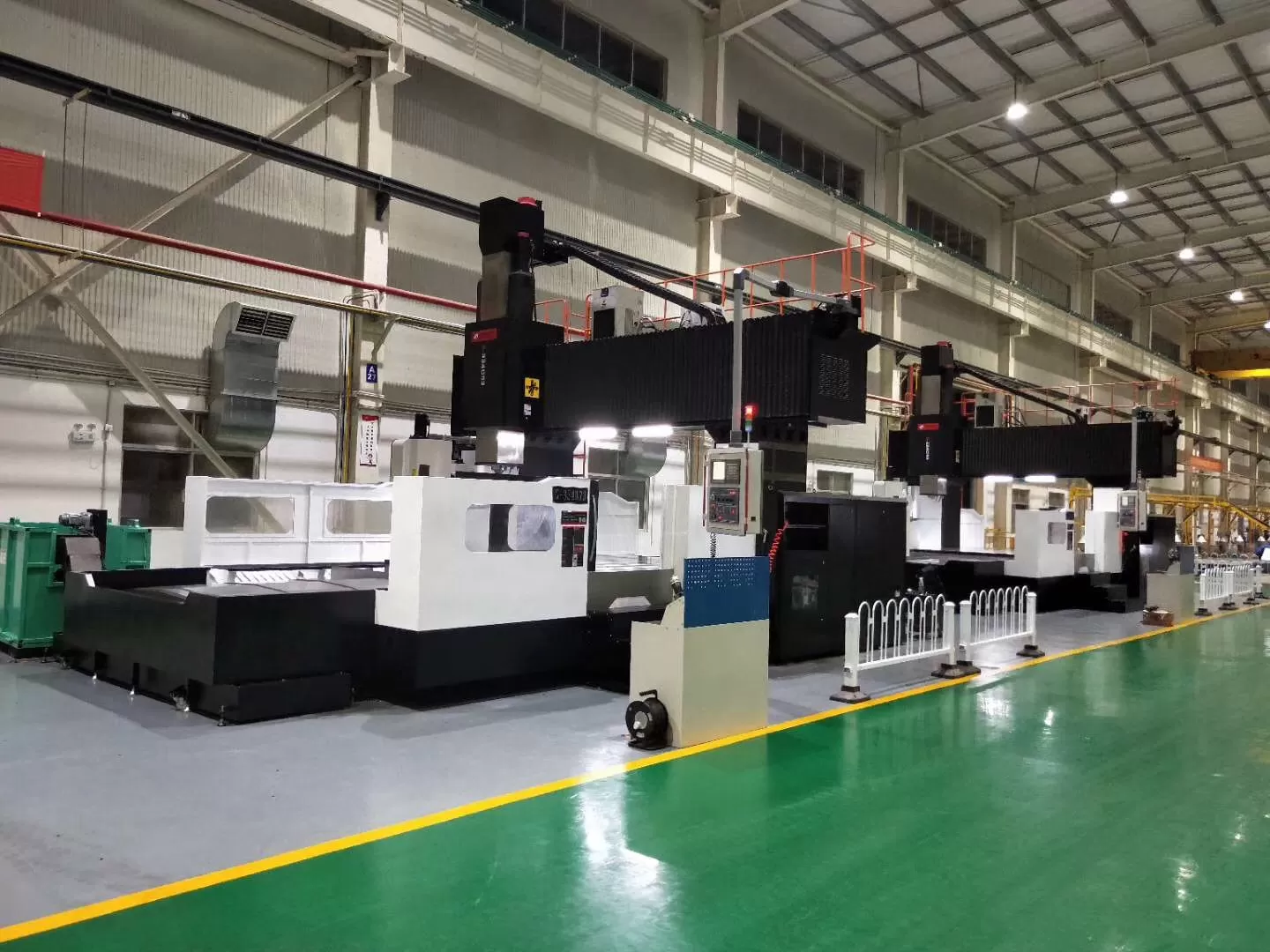 Konfigurasi kepala poros enam untuk kemampuan mesin yang diperluas